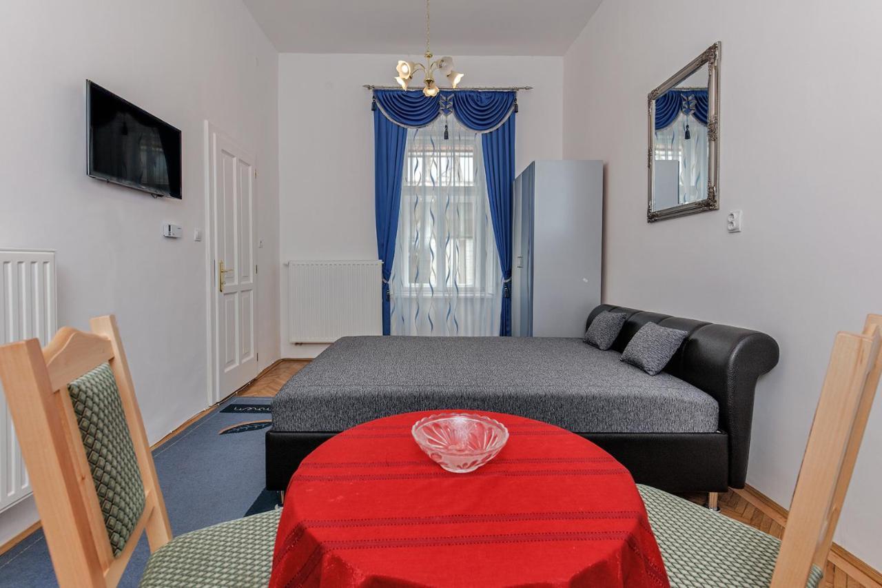 Arany Csillag Apartman เอ็กเกอร์ ภายนอก รูปภาพ